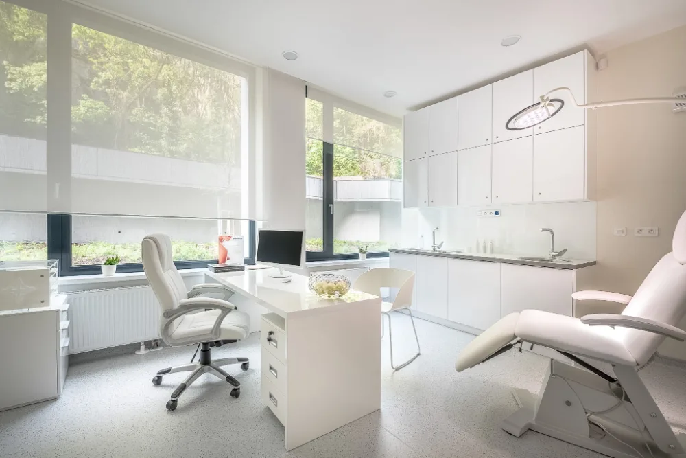 Ordinationsraum f&uuml;r das Beratungsgespr&auml;ch, Concept Clinic Bratislava